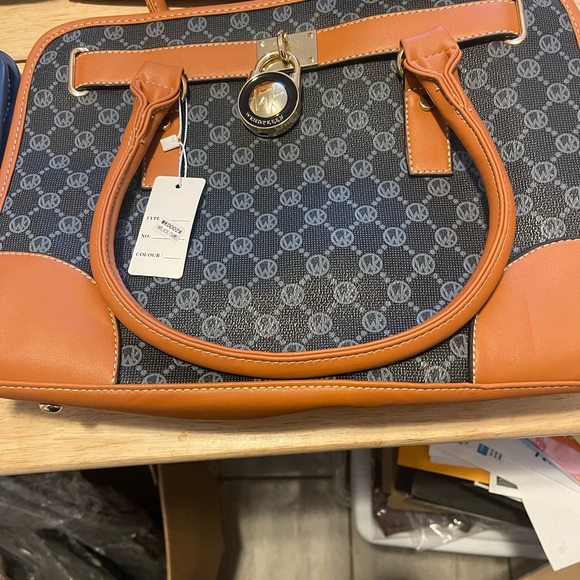 Wendy Keen Small Logo Handbag. - Picture 2 of 2